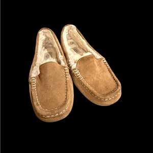 UGG Women's Tan Suede Slippers size 8